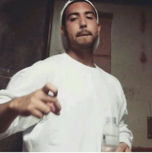 Meet your Posher, Alejandro - Picture 1 of 1